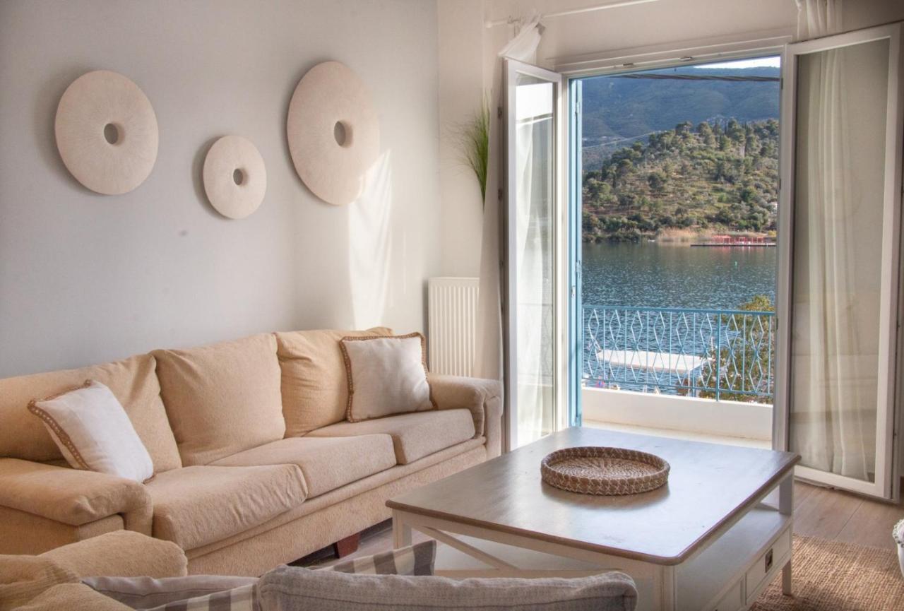 Villa Beautiful House By The Sea à Poros Town Extérieur photo