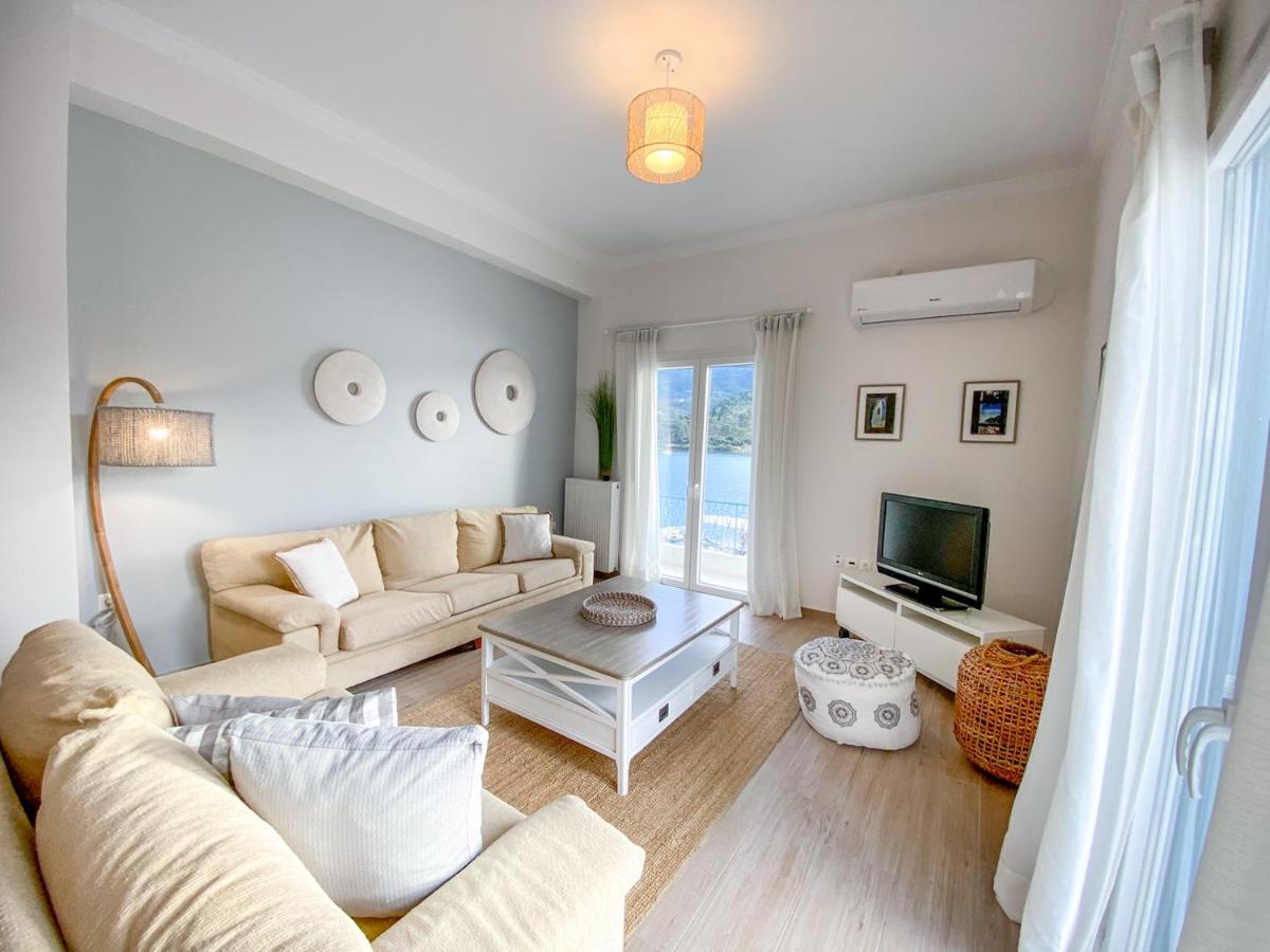 Villa Beautiful House By The Sea à Poros Town Extérieur photo