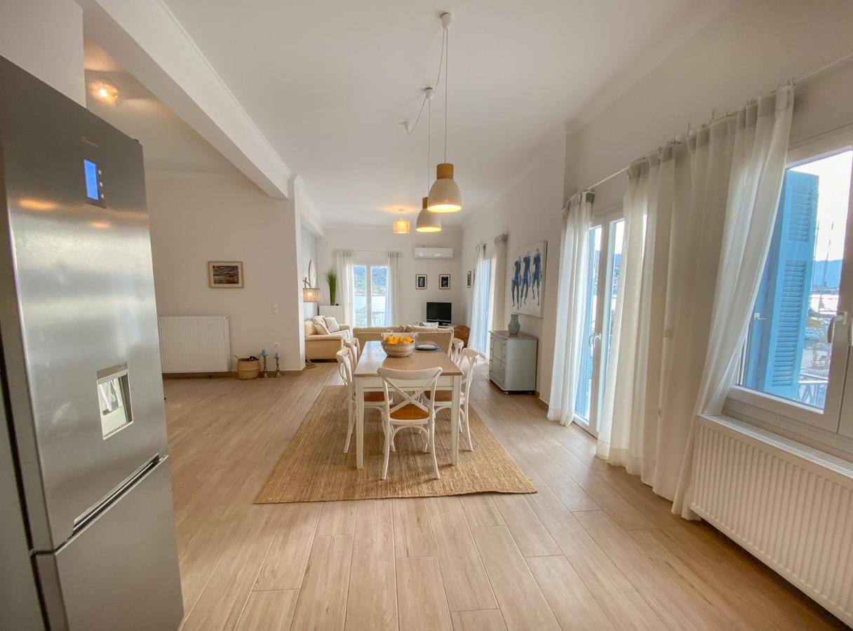 Villa Beautiful House By The Sea à Poros Town Extérieur photo